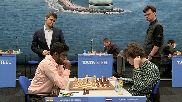 Tata Steel Chess, Jorden van Foreest, Magnus Carlsen (L) Loek van Wely (R)